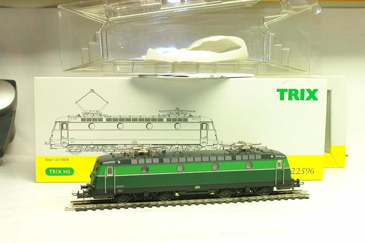 TRIX MARKLIN 22596 SNCB NMBS MOTRICE 122.028 CC/DC, Hobby en Vrije tijd, Modeltreinen | H0, Zo goed als nieuw, Locomotief, Gelijkstroom