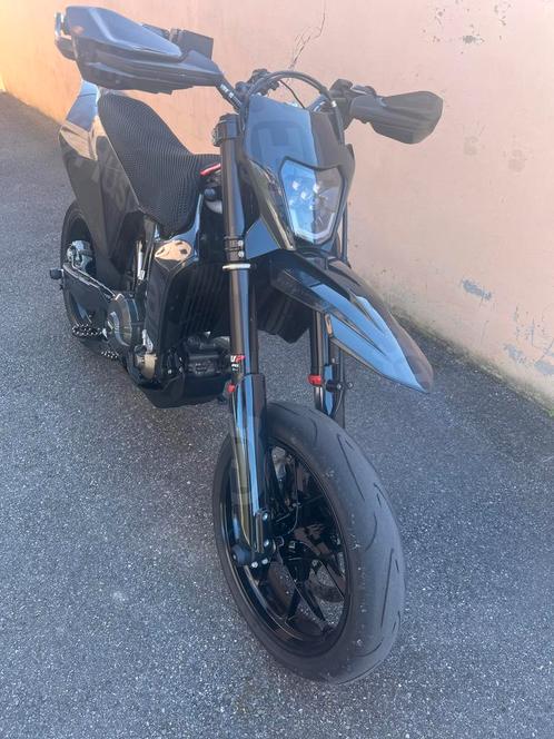 Husqvarna 701 SM, Motoren, Motoren | Husqvarna, Particulier, SuperMoto, meer dan 35 kW, 1 cilinder, Ophalen
