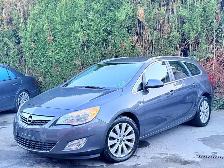 Opel astra 1.7 diesel 2012 2600€ gekeurd voor verkoop, Auto's, Opel, Bedrijf, Te koop, Astra, Diesel, 5 deurs, Handgeschakeld