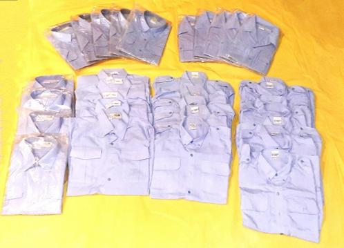 31 Uniform hemden lichtblauw Mt 40, Kleding | Heren, Overhemden, Zo goed als nieuw, Halswijdte 39/40 (M), Blauw, Ophalen