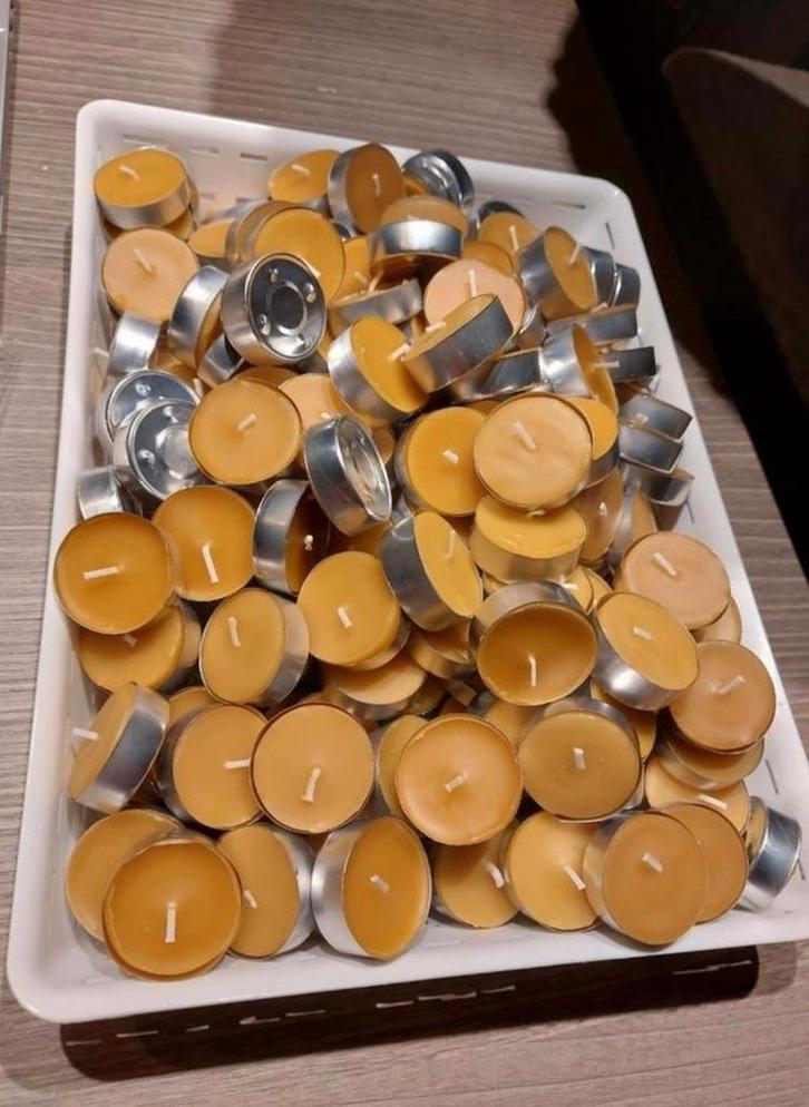 Theelichtjes bijenwas imker, Huis en Inrichting, Woonaccessoires | Kandelaars en Kaarsen, Nieuw, Kaars, Minder dan 25 cm, Ophalen of Verzenden