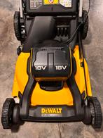 DeWALT DCMWSP156W2 Grasmaaier + 2 accu’s 8Ah met oplader, Ophalen, Cirkelmaaier, Accu-grasmaaier, Zo goed als nieuw