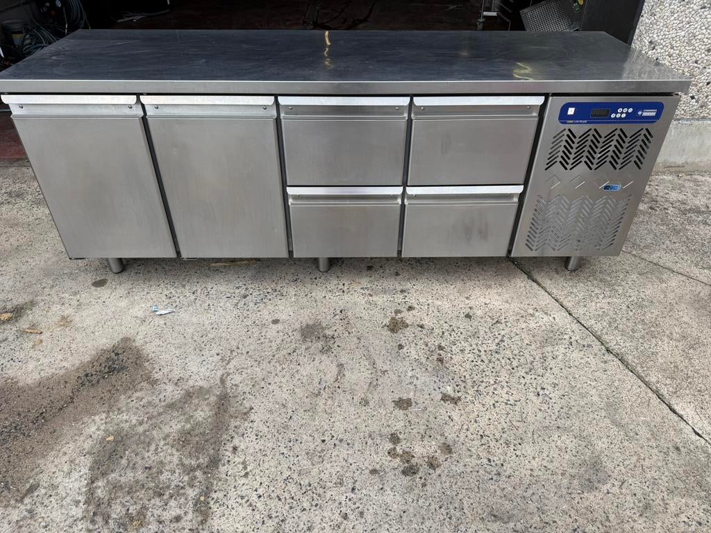 TABLE RÉFRIGÉRÉE DIAMOND A SAISIR, Articles professionnels, Horeca | Food, Enlèvement