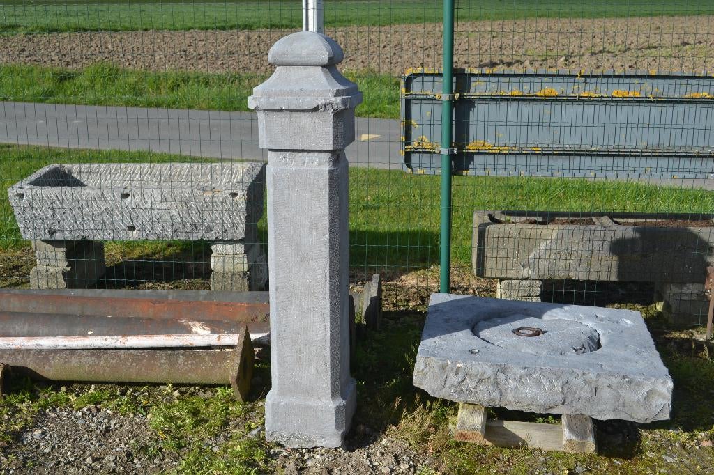 oude gekapte mooie arduinen paal, Ophalen