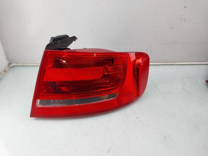 FEU ARRIÈRE DROIT Audi A4 (B8) (|8K5945096D|), Autos : Pièces & Accessoires, Éclairage, Audi, Utilisé