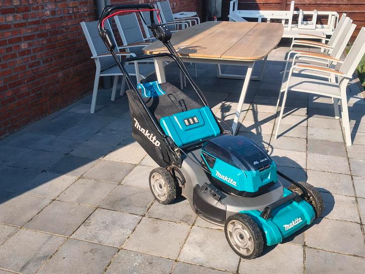 Proffesionele accu grasmachine Makita 2x18V, Tuin en Terras, Grasmaaiers, Opvangbak, Ophalen