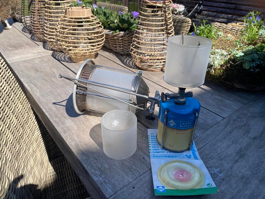 Lampe de camping : une plus petite et une plus grande, Caravanes & Camping, Enlèvement, Utilisé, Lampe de camping