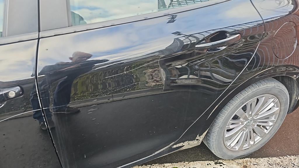 Peugeot 208 benzine, Euro 6, 1199 cc, Zwart, Bedrijf