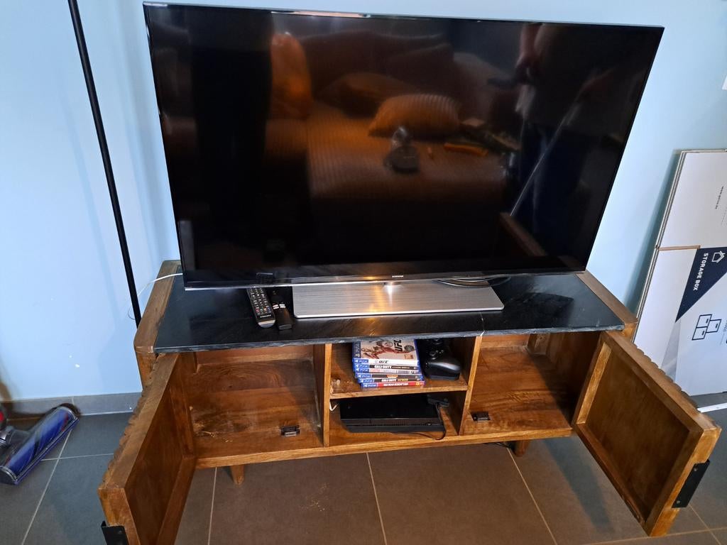 Te koop set van 3 bijpassende houten meubels met steenplaat., Ophalen