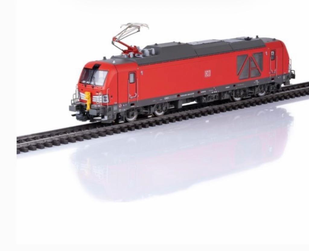 Marklin twee systemen’locomotief 039297 NIEUW, Hobby en Vrije tijd, Verzenden, Nieuw, Locomotief, Märklin