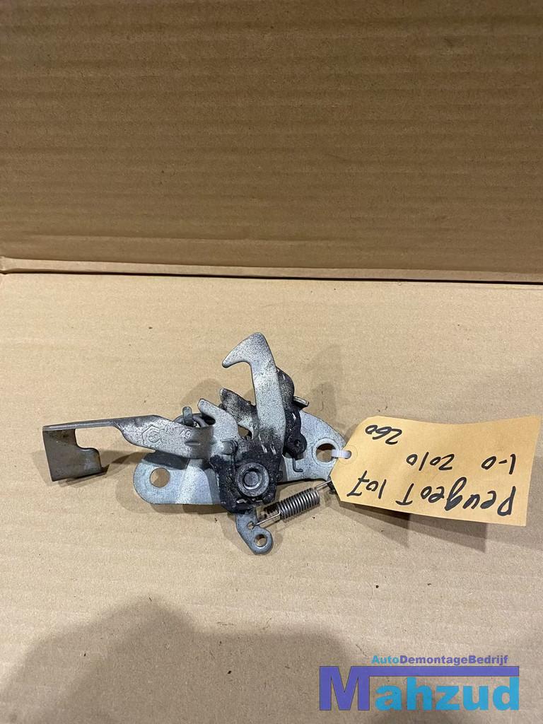 PEUGEOT 107 C1 Motorkap hendel slotmechaniek 2005-2014, Taurusavenue 1
2132 LS  Hoofddorp, NL, Contact.group@renault.com, Stellantis N.V.