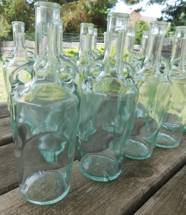 bouteille en verre à oreilles x 12 - vin - porto - alcool, Enlèvement, Utilisé