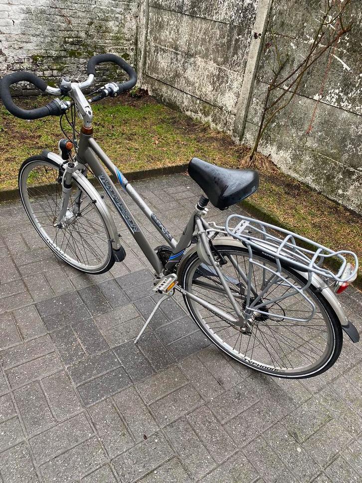 THOMPSON DAMES FIETS IN TOP STAAT, Fietsen en Brommers, Fietsen | Dames | Damesfietsen, Zo goed als nieuw, Versnellingen, Ophalen