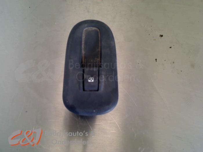 Elektrisch Raam Schakelaar van een Renault Master, Auto-onderdelen, Dashboard en Schakelaars, Renault, Gebruikt, 3 maanden garantie