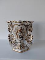 Antieke bruidsvaas, Ophalen