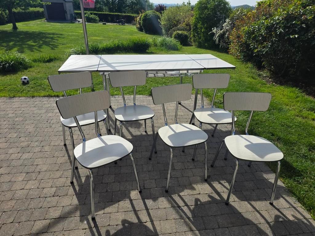 Magnifique ensemble en formica table et 6 chaises