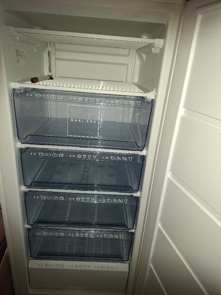 Diepvries, Elektronische apparatuur, Vriezers en Diepvrieskisten, Ophalen, Gebruikt, Vrijstaand, Vrieskast