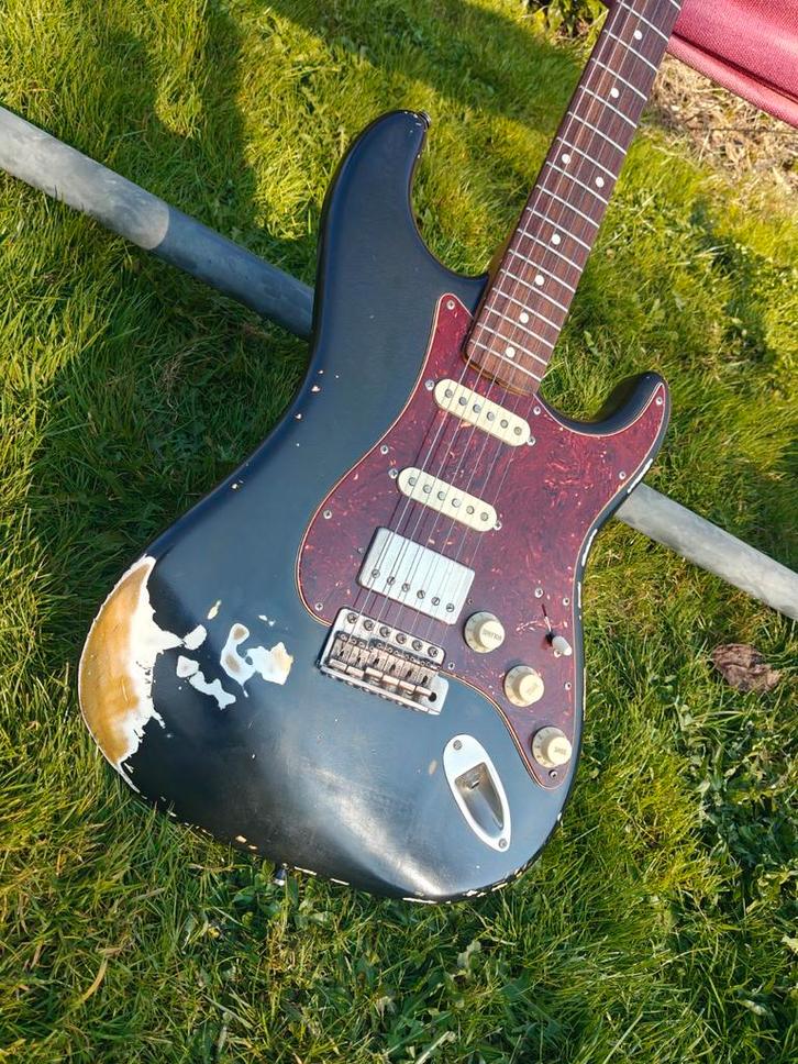 A vendre strat realguitars micros Peter Florence voo doo, Musique & Instruments, Instruments à corde | Guitares | Électriques