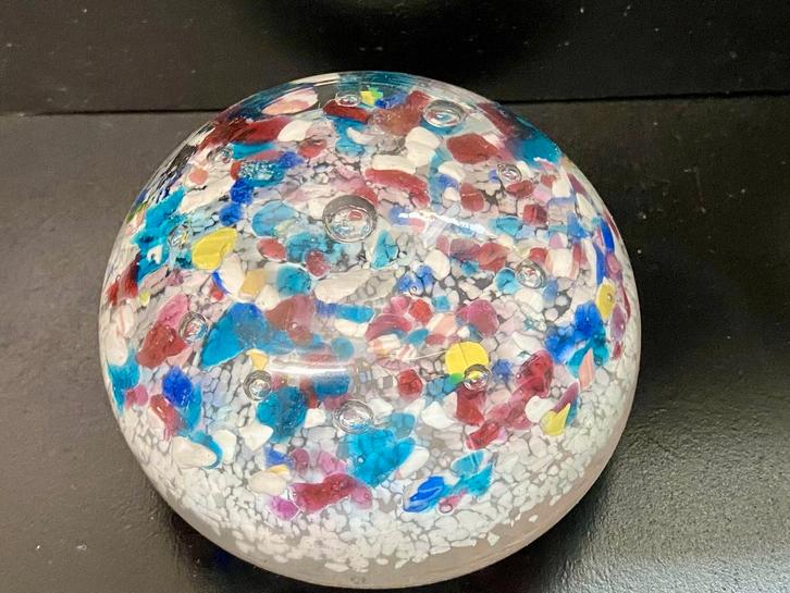 Val saint Lambert  Presse papier  Sulfure Diamètre 8 cm, Antiquités & Art, Antiquités | Verre & Cristal, Enlèvement ou Envoi