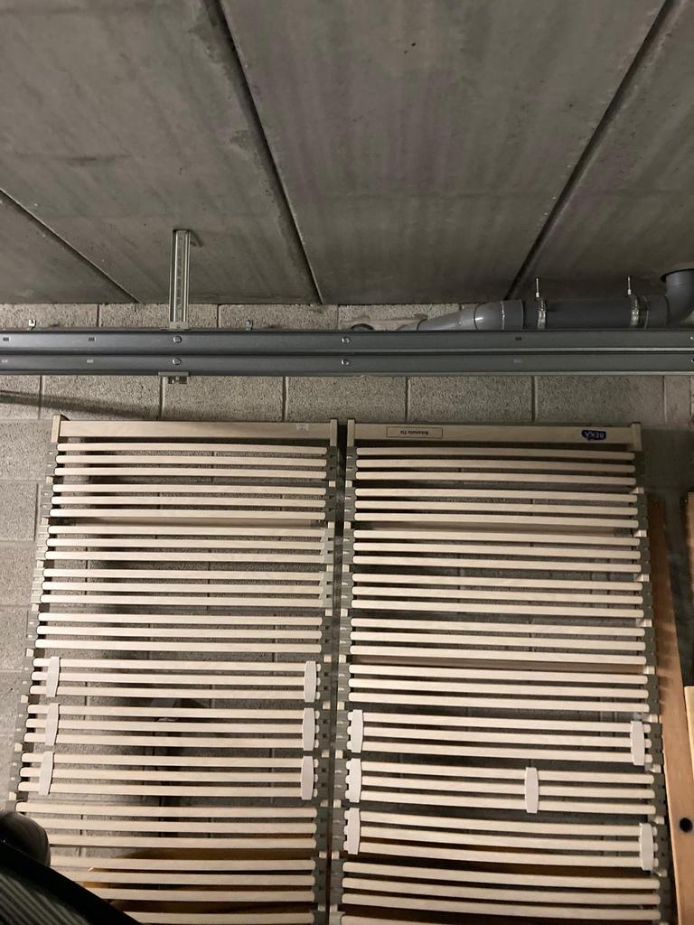 Sommier, Enlèvement, Comme neuf