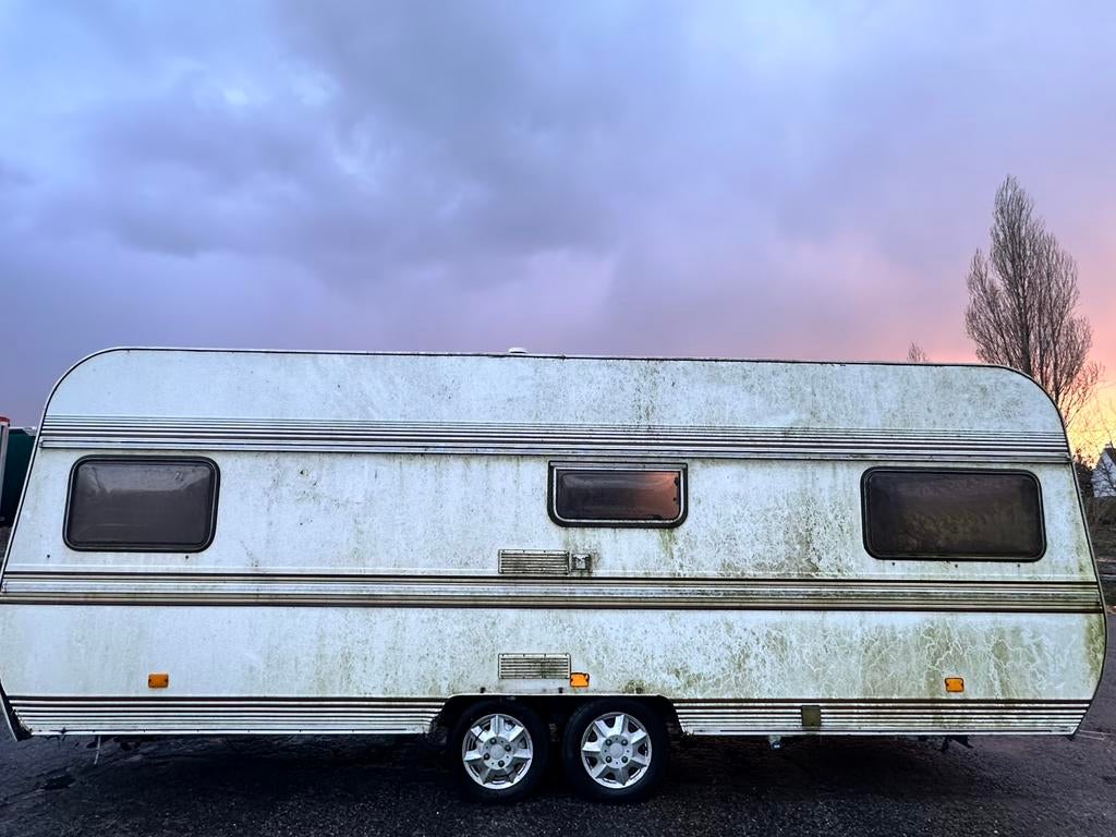 Caravane à vendre, rénovation poids actuellement < 750 kg, Enlèvement, Utilisé