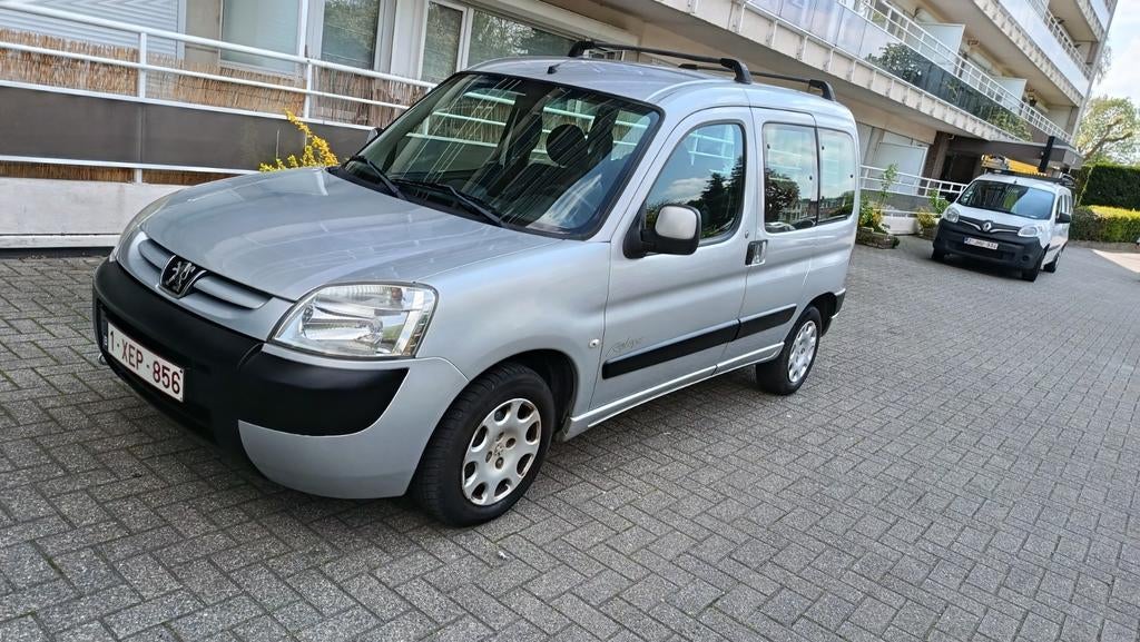Peugeot partner 1.6 hdi 2008 1prop airco 5 pl nieuwstaat eur, Auto's, Peugeot, Particulier, Partner, ABS, Airbags, Airconditioning