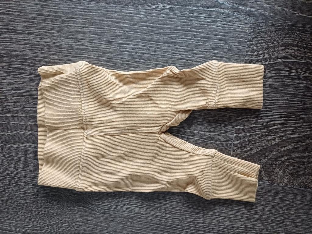 Broekje maat 44, Enfants & Bébés, Vêtements de bébé | Prématuré, Enlèvement ou Envoi, Comme neuf, Pantalon