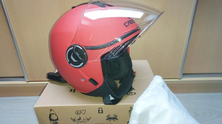 Casque de moto Caberg, Motos, Vêtements | Casques de moto, Casque jet, M, Caberg, Enlèvement