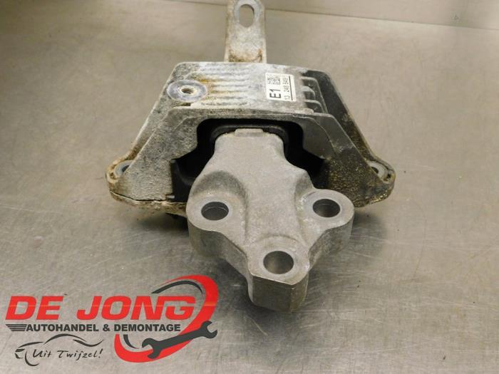 Support moteur d'un Opel Zafira C, Autos : Pièces & Accessoires, -, Opel, 3 mois de garantie, Utilisé