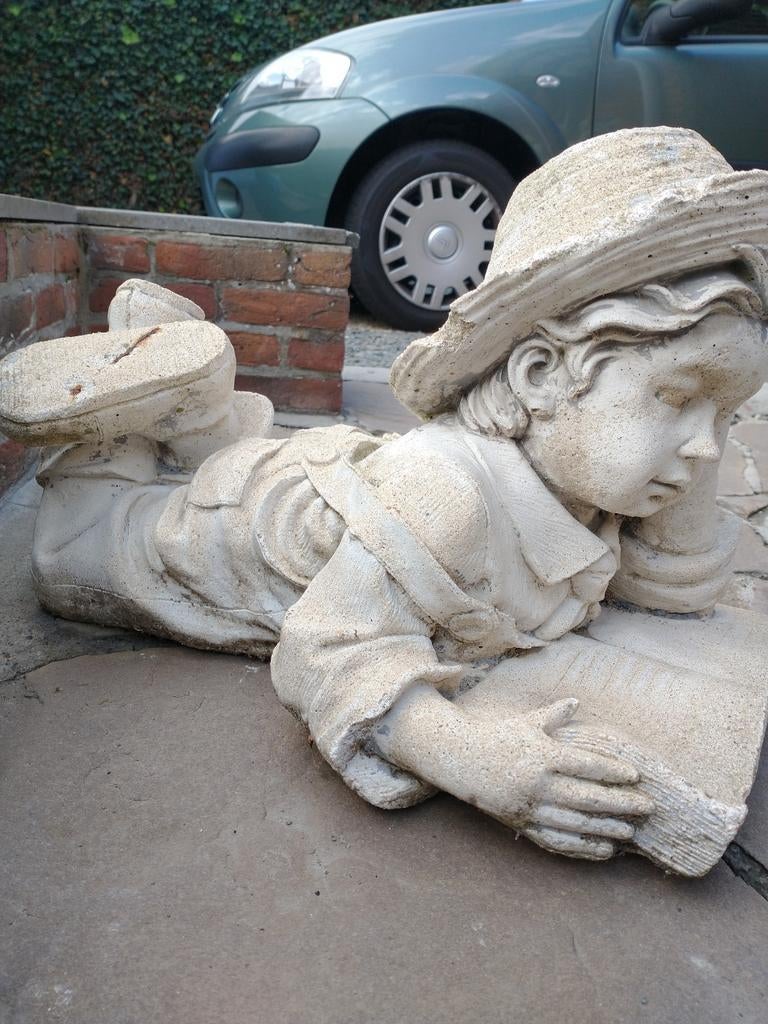 Mooi decoratief beeld, Ophalen, Steen