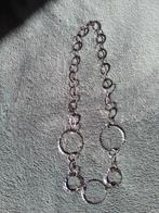 Collier argenté à grands cercles effet bosselé, Neuf, Enlèvement ou Envoi, Argent, Autres matériaux