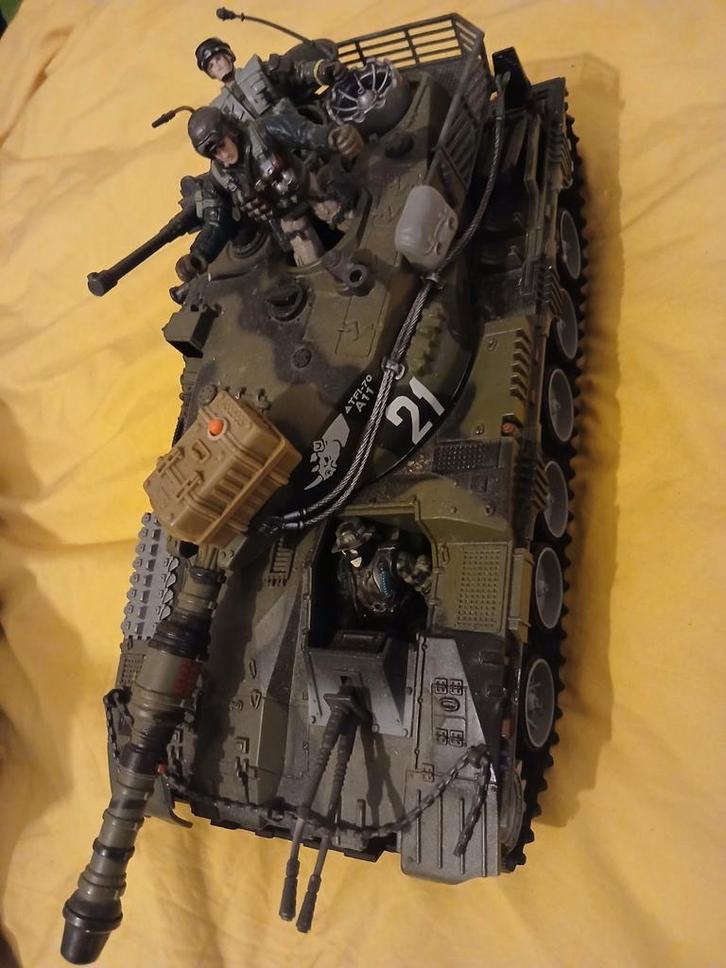 SPEELGOEDTANK VAN 40 CM X 20 CM X 20 CM, PRIJS 20 EUR VOOR H, Hobby en Vrije tijd, Modelbouw | Auto's en Voertuigen, Ophalen