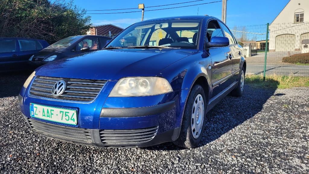 VW passat 1.6i AIRCO TREKHAAK euro 4 2002, Auto's, Voorwielaandrijving, Stof, 4 cilinders, Bedrijf