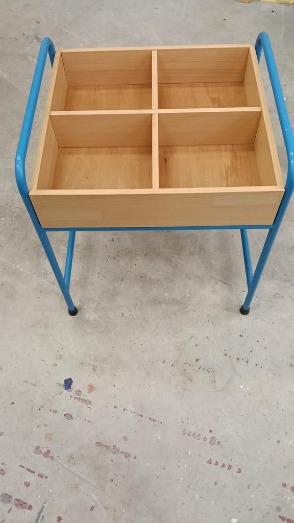 Bib boek rekje op wielen sorteer bakje, Ophalen