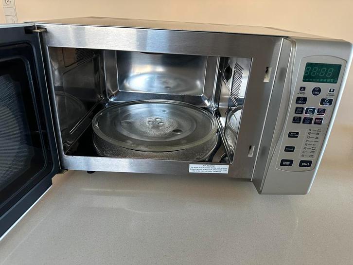 Combi oven/microgolf/magnetron in prima, werkende staat, Electroménager, Micro-ondes, Utilisé, Autoportant, 45 à 60 cm, Four, Plaque tournante