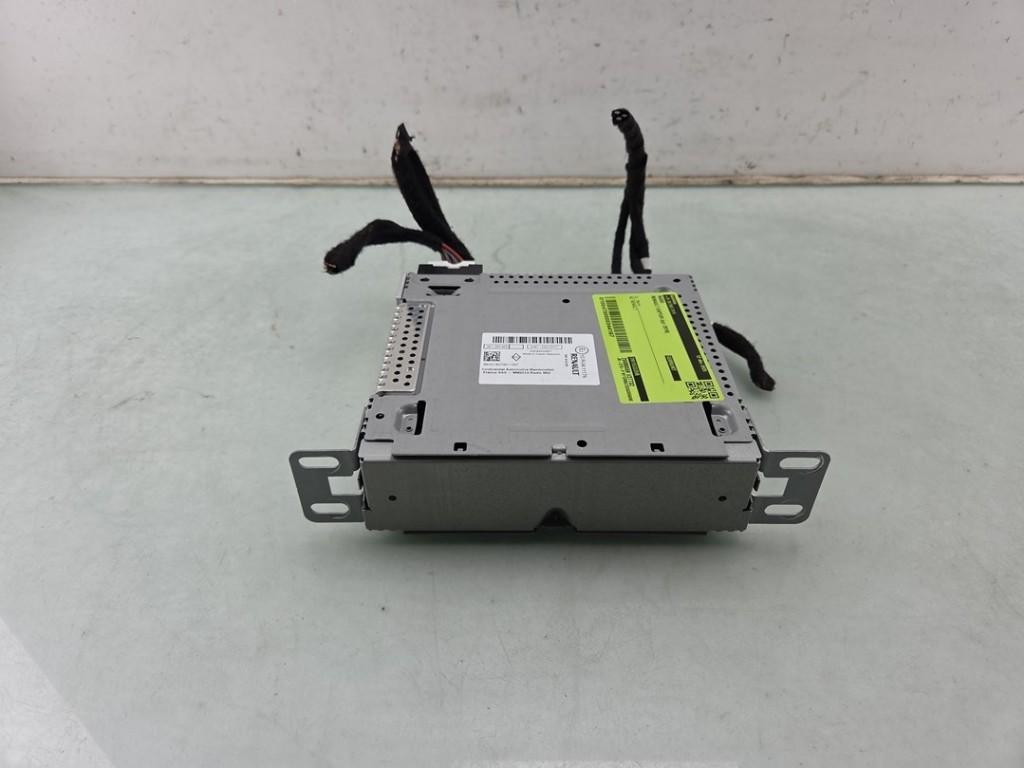 RADIO Renault Captur (2R) (01-2013/-) (|281153335R|), Autos : Pièces & Accessoires, Autres pièces automobiles, Renault, Utilisé