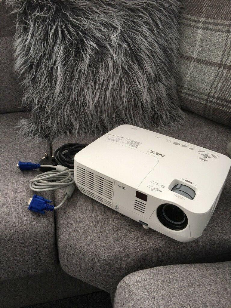 NEC V260X HD projector met HDMI, Ophalen, Zo goed als nieuw, DLP, NEC