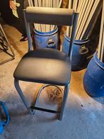 Tabouret de bar, Enlèvement