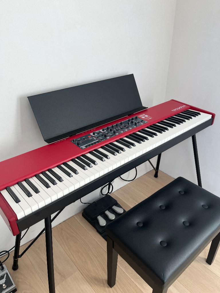 Nord Piano 4, Muziek en Instrumenten, Piano's, Zo goed als nieuw, Piano, Overige kleuren, Digitaal, Ophalen