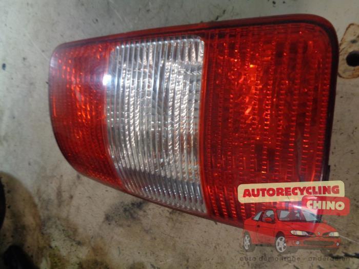 Feu arrière gauche d'un Volkswagen Caddy, Autos : Pièces & Accessoires, Éclairage, Volkswagen, Utilisé, 3 mois de garantie, Enlèvement ou Envoi