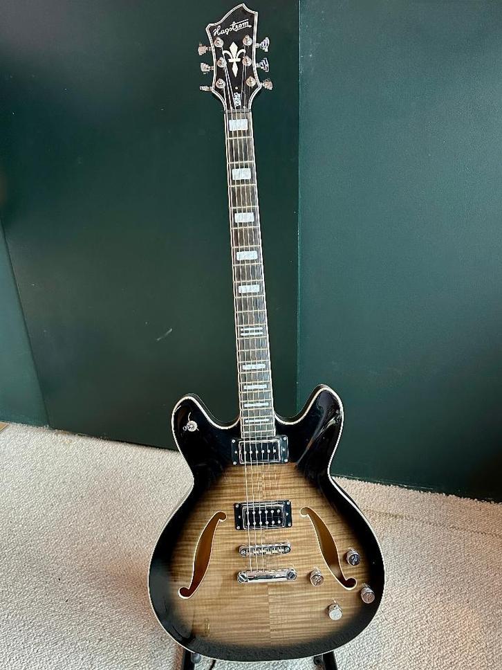 Hagstrom Viking Deluxe Baritone, Muziek en Instrumenten, Snaarinstrumenten | Gitaren | Elektrisch, Zo goed als nieuw, Semi-solid body