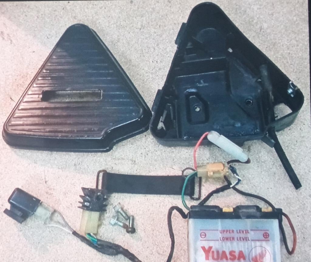 Honda camino boitier pour batterie ( RESERVER ), Enlèvement ou Envoi