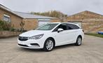 Opel Astra Break 1.6 Diesel ** Carplay - LED ** GAR 12M, Auto's, Voorwielaandrijving, Stof, 4 cilinders, Wit