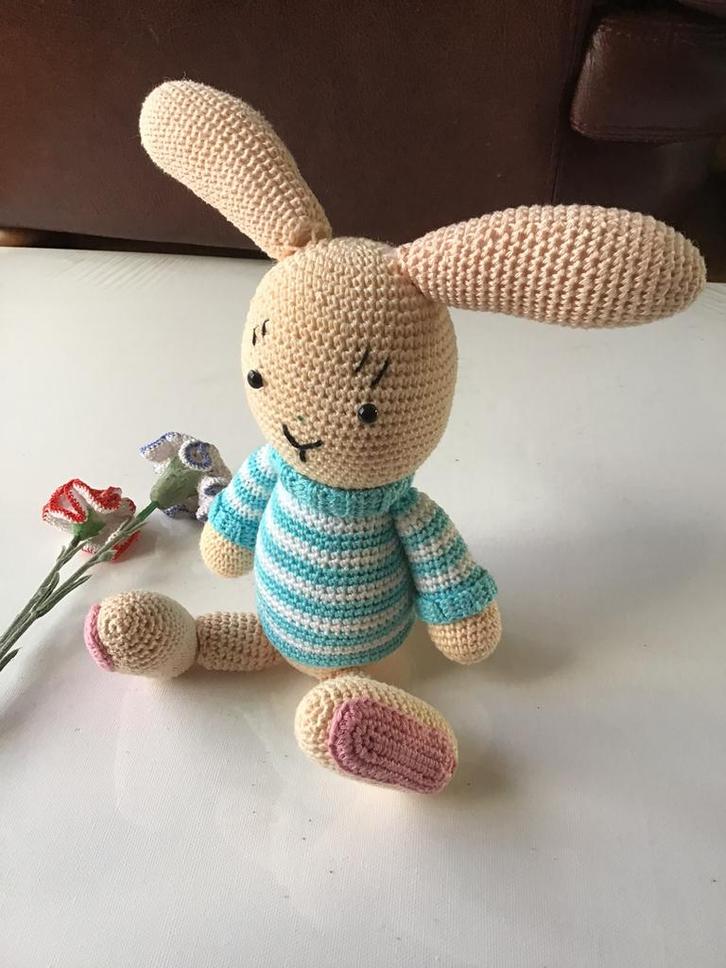 Konijntje , mandje , bloempjes, Diversen, Pasen, Zo goed als nieuw, Ophalen of Verzenden