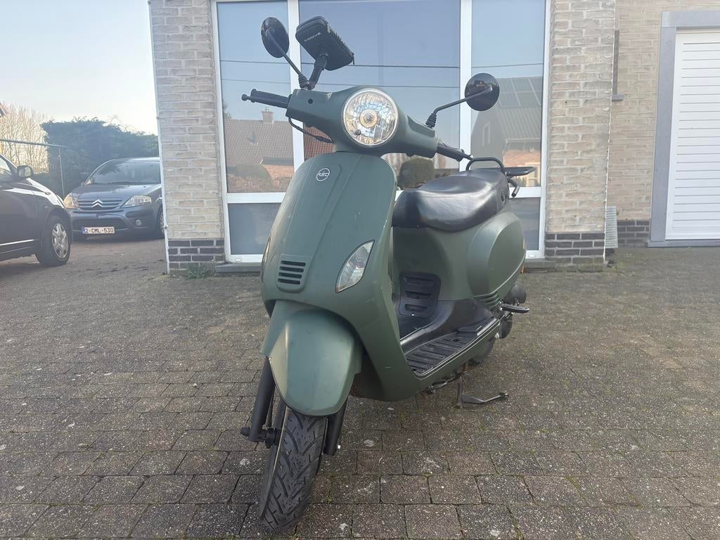Vespa look scooter |2019| Goede staat!, Fietsen en Brommers, Ophalen, Gebruikt, Klasse B (45 km/u), Benzine