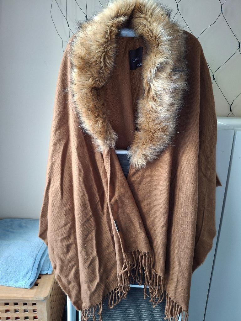 poncho, Ophalen, Gedragen, Bruin