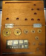 Boîte en bois de poids de balance de précision, Enlèvement ou Envoi, Utilisé, 1 à 500 grammes, Balance à suspension