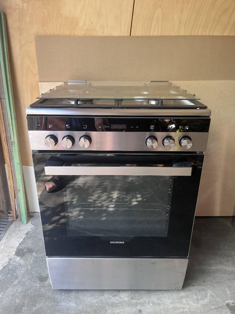 Siemens Gasfornuis met oven, Gaz, Classe énergétique A ou plus économe, 4 zones de cuisson, Comme neuf