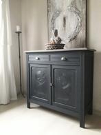 Landelijke kast 108/44/101H, Ophalen