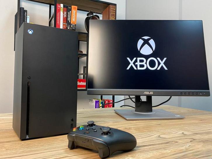 Xbox Series X + Games & Accessoires, Games en Spelcomputers, Spelcomputers | Xbox Series X en S, Zo goed als nieuw, Xbox Series X